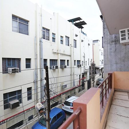 Oyo Flagship 14774 Sector 14 Gurgaon Hotel Exterior photo