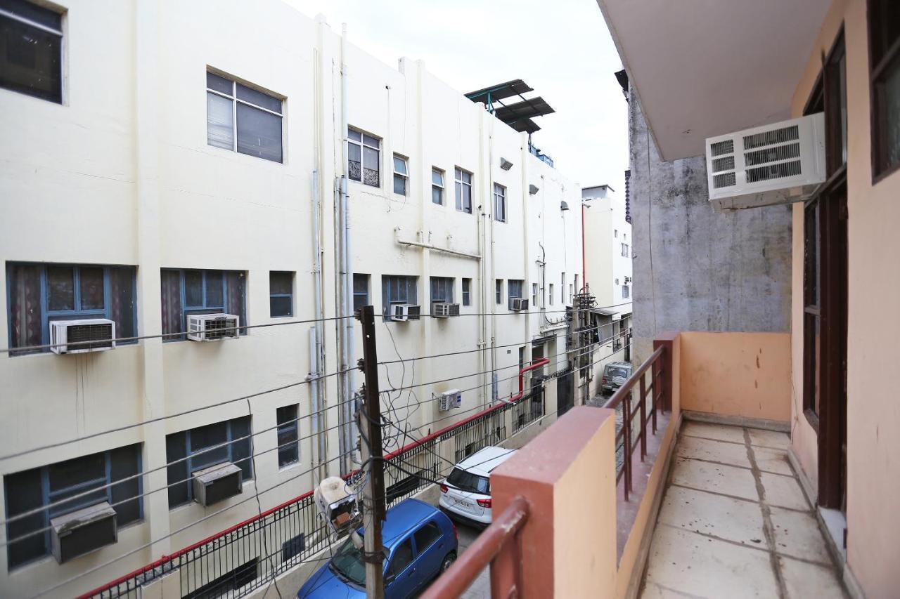 Oyo Flagship 14774 Sector 14 Gurgaon Hotel Exterior photo