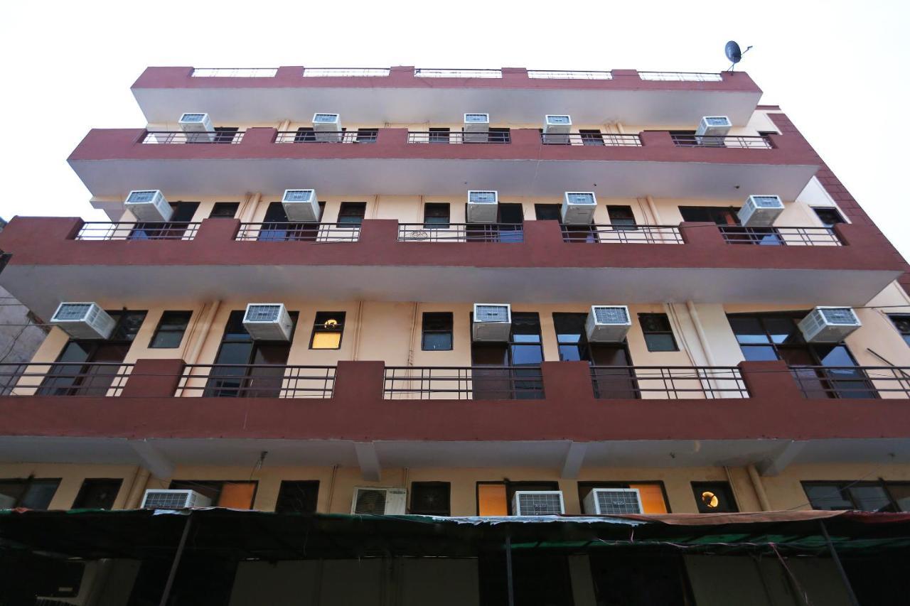 Oyo Flagship 14774 Sector 14 Gurgaon Hotel Exterior photo
