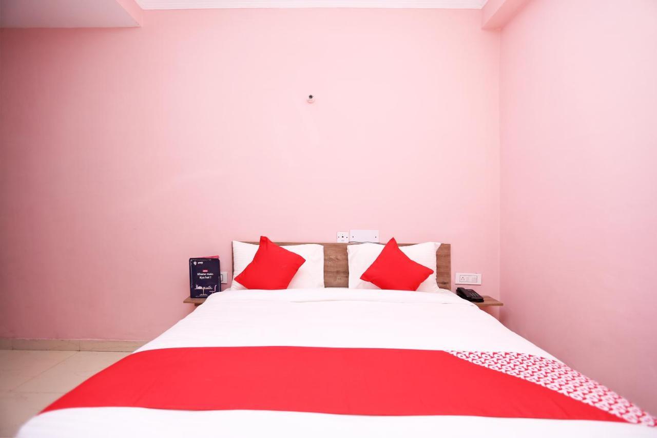 Oyo Flagship 14774 Sector 14 Gurgaon Hotel Exterior photo